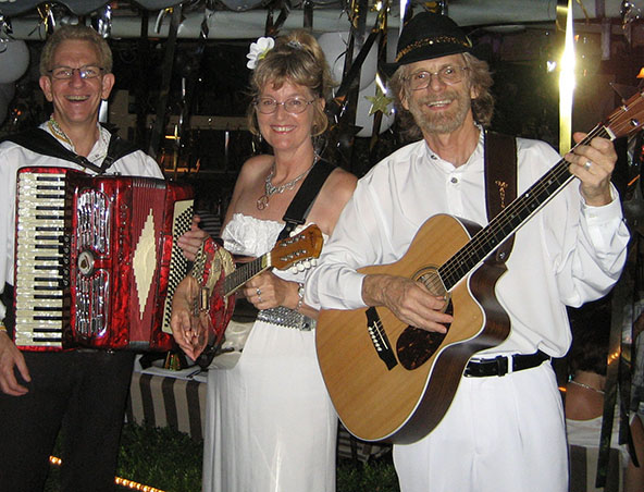 Continental Party Band Brisbane - Roving Bands Musicians Singers